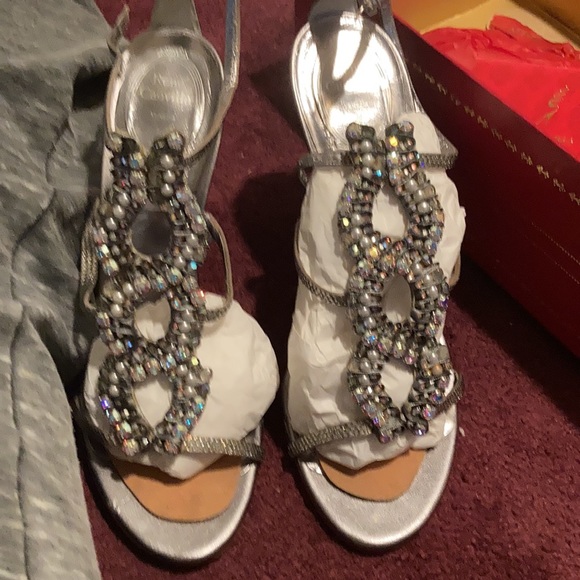 Heels nice condition - Picture 8 of 12